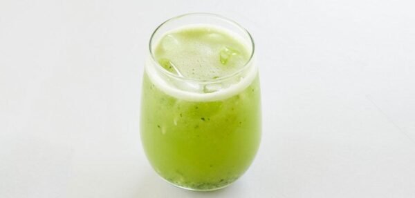 Agua Pepino con Limón